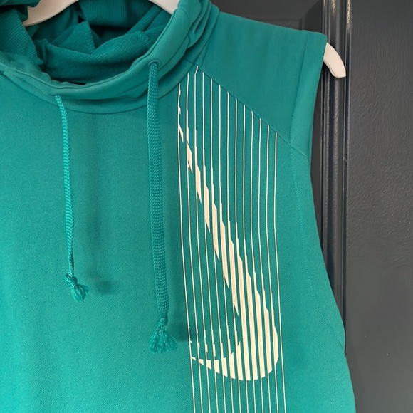 Nike Dri-Fit Sleeveless Hoodie - Picture 2 of 5